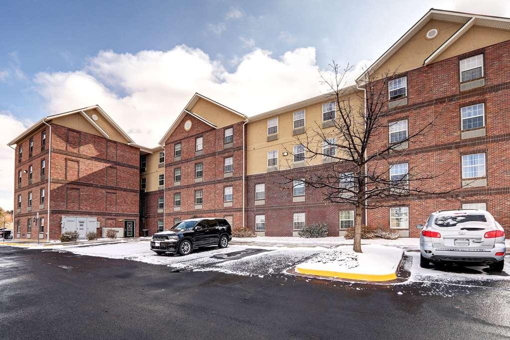 Suburban Denver North Hotel 2*
