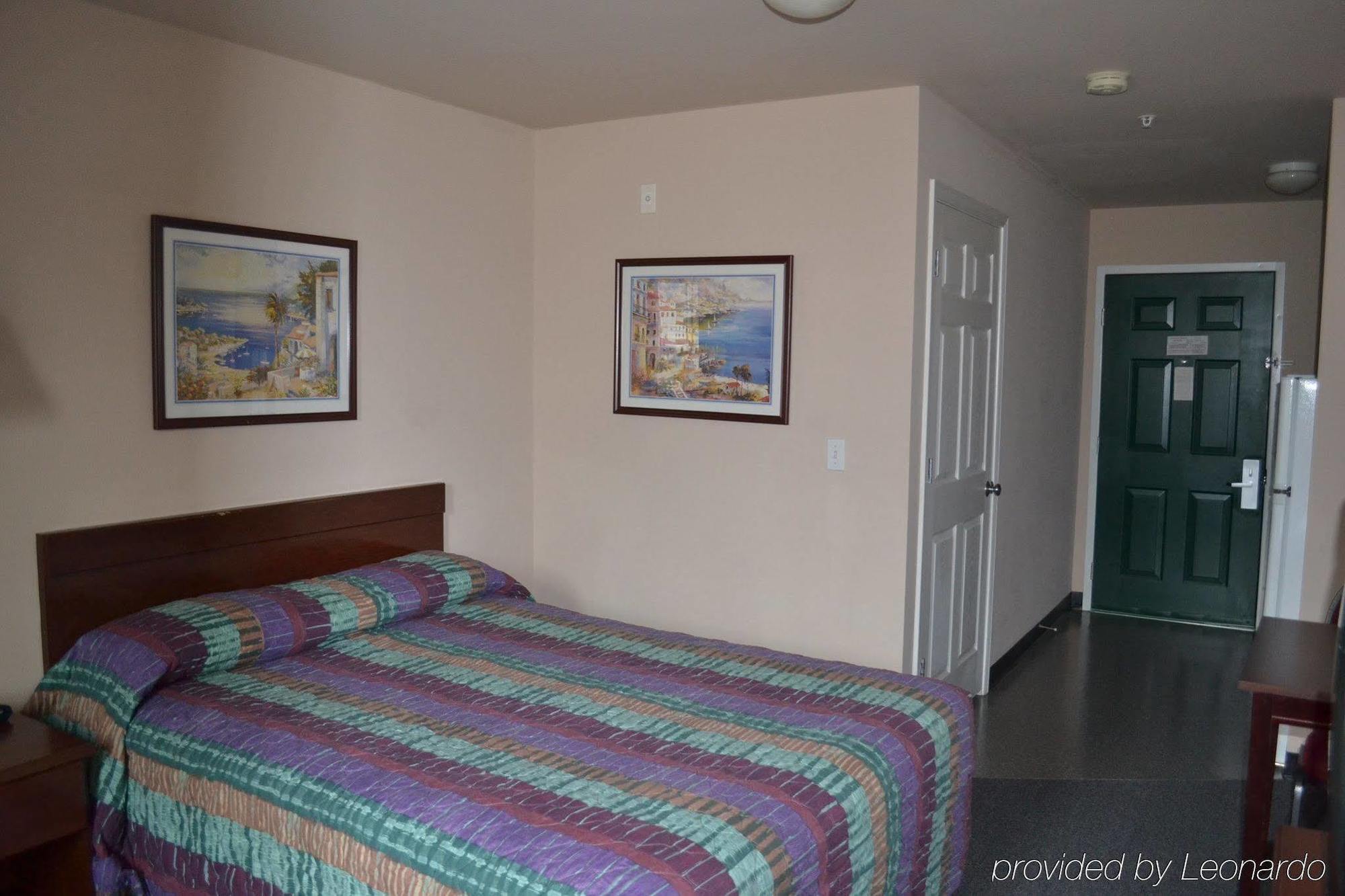 Suburban Denver North Hotel